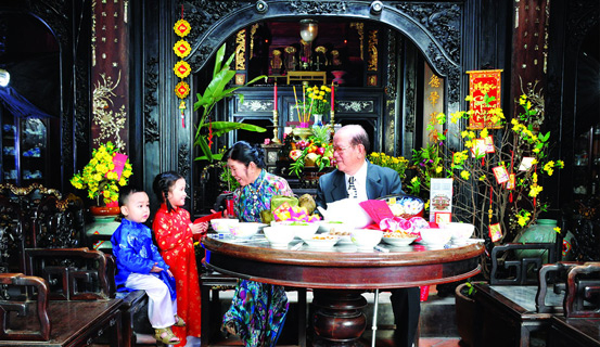 Tất ni&ecirc;n l&agrave; dịp c&aacute;c gia đ&igrave;nh qu&acirc;y quần b&ecirc;n nhau để chuẩn bị ch&agrave;o đ&oacute;n một năm mới