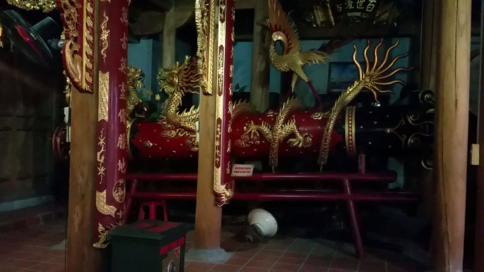 Ph&aacute;o rước của Lễ hội rước ph&aacute;o Đồng Kỵ trưng b&agrave;y trong nh&agrave; truyền thống của l&agrave;ng.