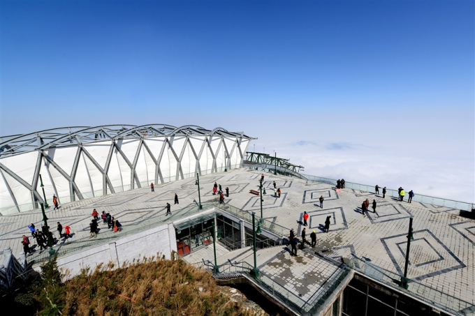 Tưng bừng l&ecirc;̃ h&ocirc;̣i khèn, hoa tại Fansipan Legend