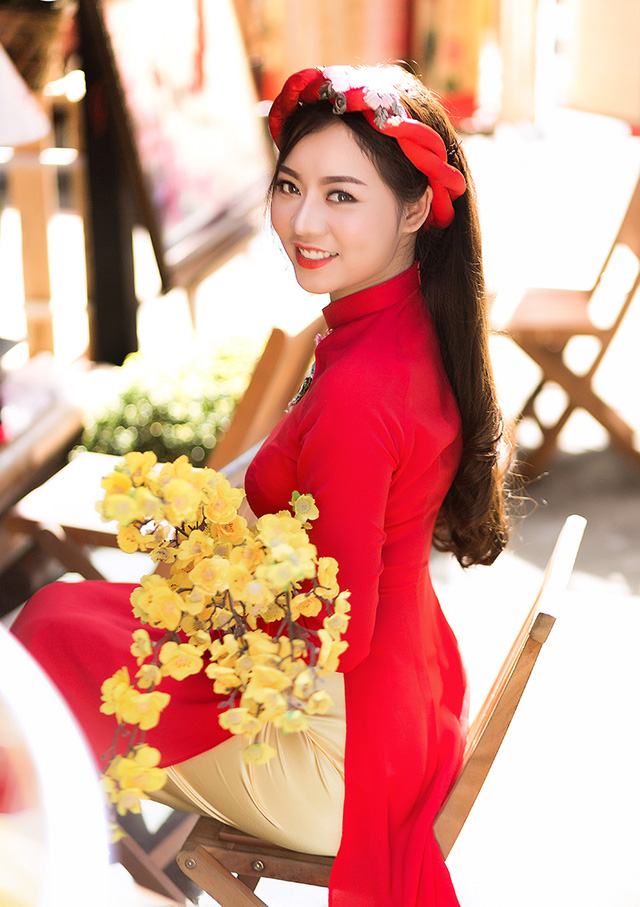 Trần Thanh Tr&uacute;c, 22 tuổi, ngụ tại quận T&acirc;n Ph&uacute;, TP.HCM. C&ocirc; l&agrave; một thu ng&acirc;n c&oacute; sở th&iacute;ch đơn giản l&agrave; ăn uống v&agrave;