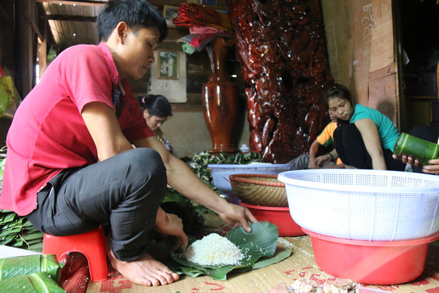 To&agrave;n bộ b&aacute;nh chưng được g&oacute;i bộ, nhưng tất cả b&aacute;nh đều như một.