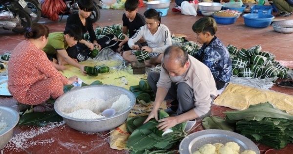 Công nghệ luộc siêu nhanh ở làng làm bánh chưng lớn nhất nước