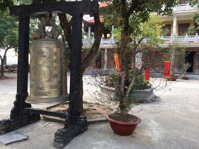 Chu&ocirc;ng ch&ugrave;a