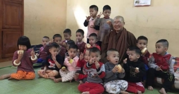 Ghé thăm các em nhỏ tại chùa Bồ Đề dịp giáp Tết