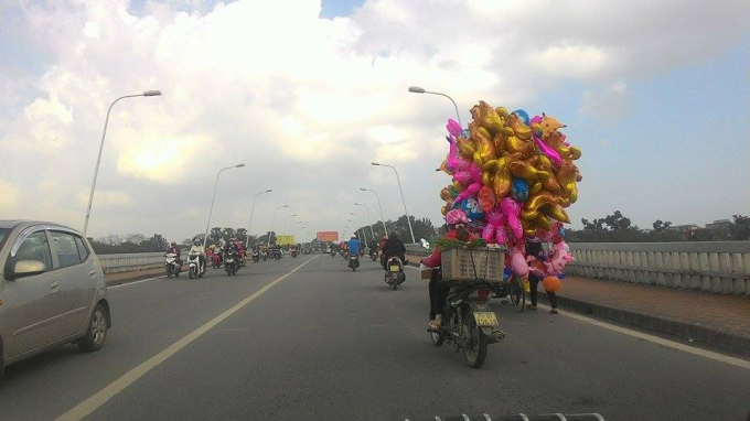 Cầu Ph&uacute; Xu&acirc;n&nbsp;(Ảnh: PV Đăng Hậu chụp ng&agrave;y 30 Tết)