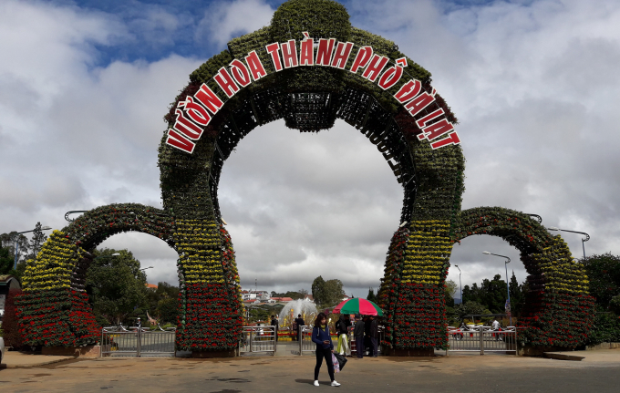 Sắc xu&acirc;n tr&ecirc;n th&agrave;nh phố ng&agrave;n hoa