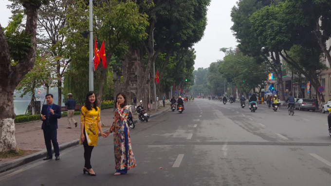 Những g&oacute;c phố cổ H&agrave; Nội kh&ocirc;ng ồn &agrave;o, n&aacute;o nhiệt như những ng&agrave;y thường thấy, thay v&agrave;o đ&oacute; l&agrave; những