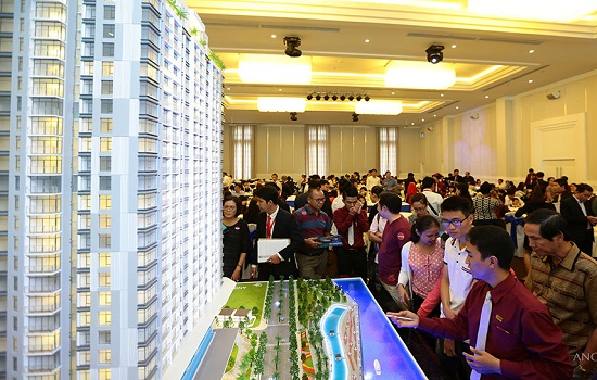 Kỳ vọng năm 2017 sẽ l&agrave; năm &ldquo;G&agrave; đại c&aacute;t&rdquo; của Bất động sản Việt Nam