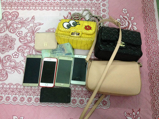 Tang vật c&ocirc;ng an ph&aacute;t hiện.