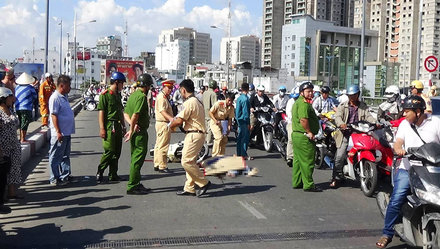 Tai nạn giao th&ocirc;ng Plus: 25 người chết v&igrave; tai nạn giao th&ocirc;ng trong ng&agrave;y m&ugrave;ng 2 Tết Đinh Dậu