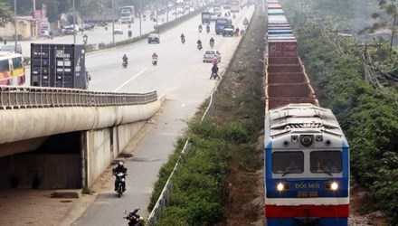 Tr&ecirc;n chuyến t&agrave;u &ldquo;Đổi mới&rdquo;, muốn ph&aacute;t triển, Việt Nam buộc phải đấu tranh, loại trừ tham nhũng (ảnh minh hoạ).