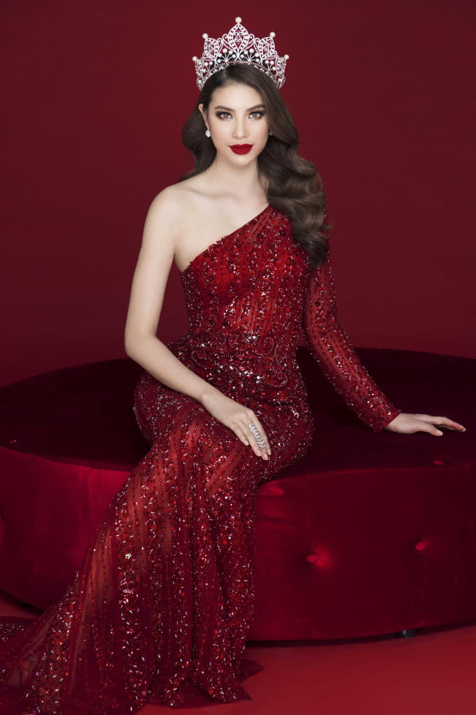 Ngắm nh&igrave;n bộ ảnh cuối c&ugrave;ng trong vai tr&ograve; đương kim Hoa hậu Ho&agrave;n vũ Việt Nam của Phạm Hương