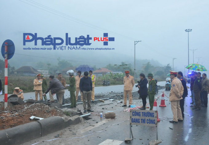 Hiện trường vụ tai nạn thương t&acirc;m.