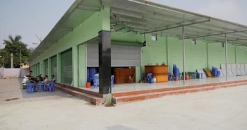 Nhộn nhịp sang nhượng ki-ốt cuối năm