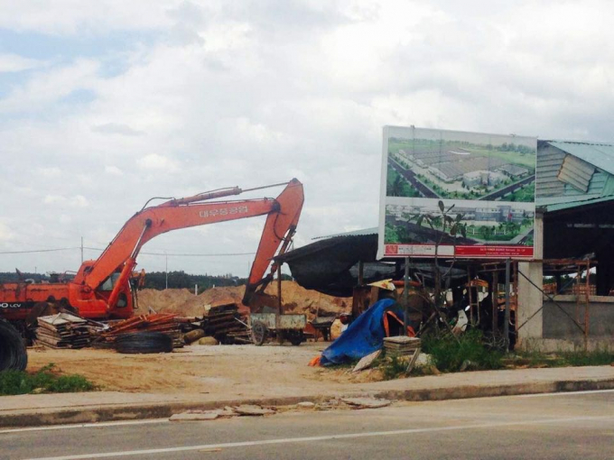 Đất đang tranh chấp&nbsp;C&ocirc;ng ty T&iacute;n Nghĩa&nbsp;vẫn tiến h&agrave;nh thi c&ocirc;ng rầm rộ.