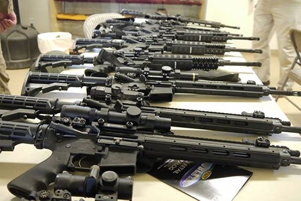 Xuất khẩu vũ kh&iacute;. Ảnh: Worldbulletin