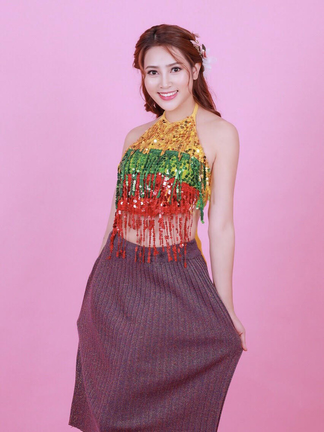 Kiều nữ &ldquo;Đại gia ch&acirc;n đất&rdquo; m&eacute;o mặt đ&oacute;ng cảnh m&aacute;t mẻ trong h&agrave;i Tết