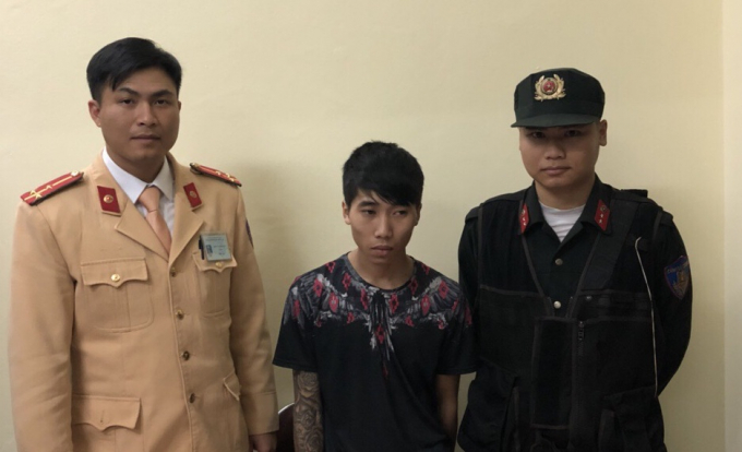 Ho&agrave;ng Văn Khanh tại cơ quan c&ocirc;ng an.