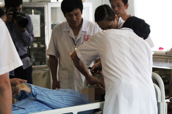 Một trường hợp phải nhập viện v&igrave; nghiện điện thoại, Facebook (ảnh minh họa)