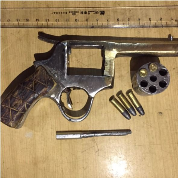 Tang vật thu giữ tại ngồi nh&agrave;