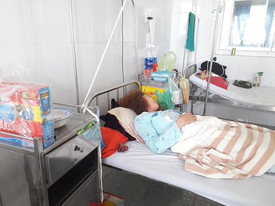 &Ocirc;ng Trung đ&atilde; c&oacute; h&agrave;nh vi đ&aacute;nh vợ m&igrave;nh. (Ảnh: b&aacute;o Người lao động)