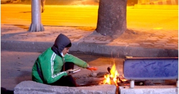 Người dân Thủ đô co ro trong cái lạnh mùa đông