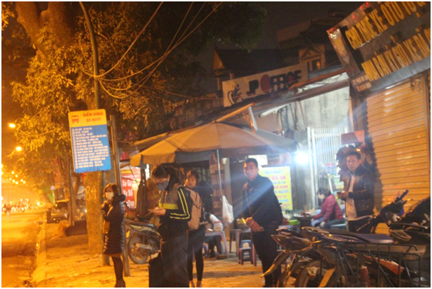 Nhiều người chọn xe bu&yacute;t l&agrave; phương tiện di chuyển để đối ph&oacute; với c&aacute;i lạnh.