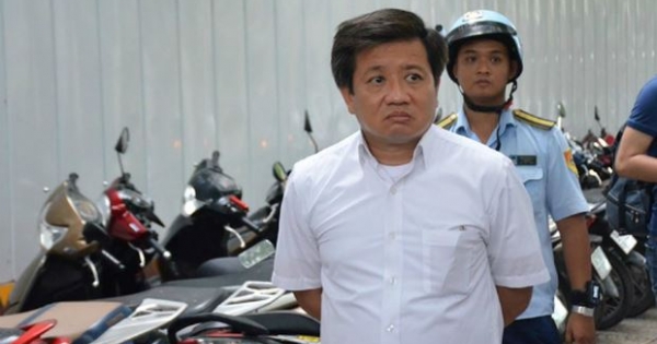 Nộp đơn từ chức, ông Đoàn Ngọc Hải vẫn đình chỉ 48 bãi xe