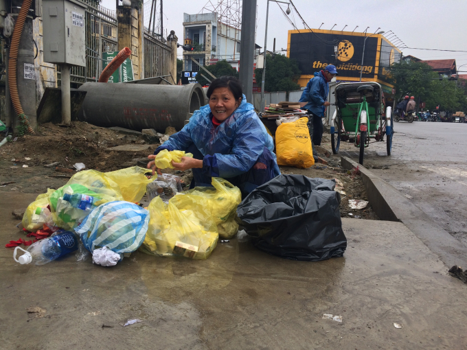 Nụ cười lạc quan giữa tiết trời r&eacute;t buốt (Ảnh: Chu Duy&ecirc;n)