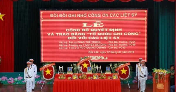 Vụ nổ tại trụ sở Công an Đắk Lắk: Công nhận 3 gia đình liệt sĩ, trao bằng Tổ quốc ghi công