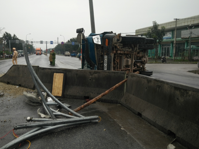 D&atilde;i ph&acirc;n c&aacute;ch bị dịch chuyển.