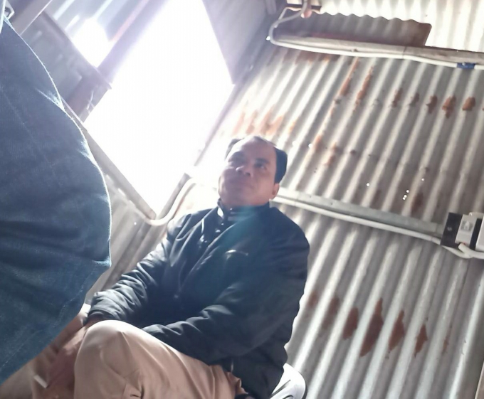 Người đ&agrave;n &ocirc;ng n&agrave;y cho biết, nhận tr&ocirc;ng giữ với mức gi&aacute; gi&aacute; 2,5 triệu đồng/ th&aacute;ng.