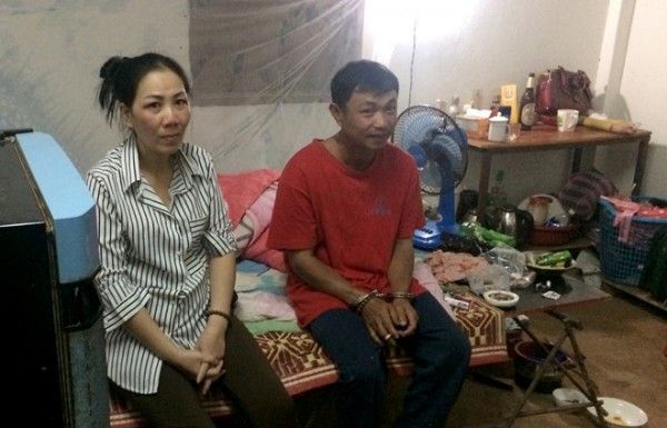 Vợ chồng Tuấn trốn truy n&atilde; trong căn nh&agrave; trọ giữa khu rừng hoang vắng.