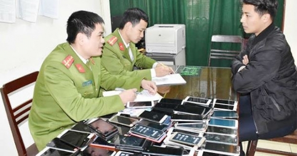 Thu giữ điện thoại tiền tỷ nhập lậu