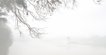 Hà Nội chìm trong sương mù