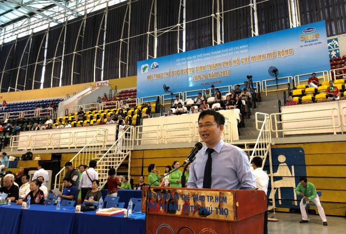 B&aacute;c sĩ Mai Thanh Việt - Gi&aacute;m đốc Marketing ng&agrave;nh h&agrave;ng Sữa Bột Vinamilk chia sẻ về h&agrave;nh tr&igrave;nh chăm s&oacute;c sức khỏe người cao tuổi tại Giải thi đấu