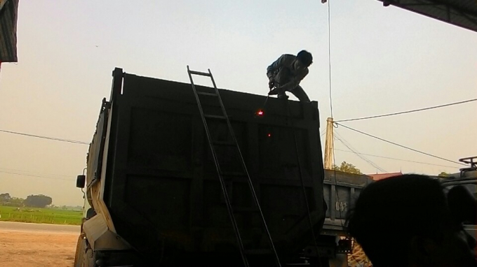 Trong năm 2017, Ph&ograve;ng CSGT tỉnh Bắc Giang đ&atilde; xử l&yacute; hơn 600 trường hợp xe qu&aacute; khổ, qu&aacute; tải.