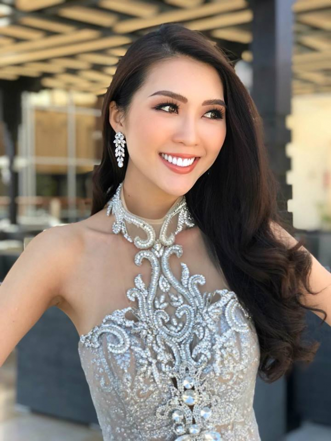 Tường Linh th&acirc;n thiết với đại diện Venezuela, Th&aacute;i Lan tại Hoa hậu Li&ecirc;n Lục Địa