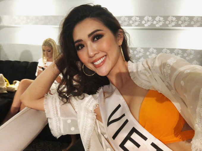 Tường Linh th&acirc;n thiết với đại diện Venezuela, Th&aacute;i Lan tại Hoa hậu Li&ecirc;n Lục Địa