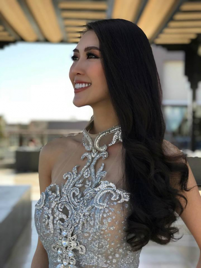 Tường Linh th&acirc;n thiết với đại diện Venezuela, Th&aacute;i Lan tại Hoa hậu Li&ecirc;n Lục Địa