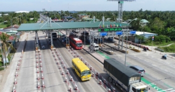 Cắm biển cấm dừng xe quá 5 phút tại các trạm thu phí