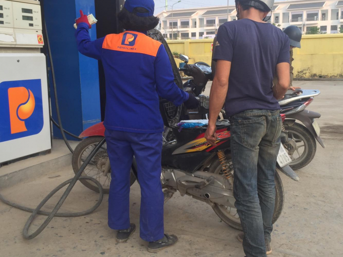 B&atilde;i bỏ một số điều kiện kinh doanh về xăng dầu.