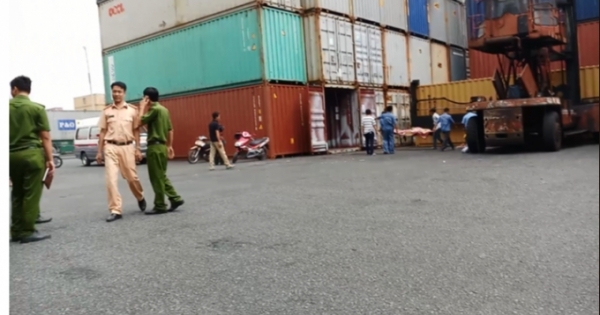 Nam tài xế bị thùng container ép chết thương tâm