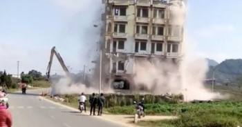 Cận cảnh Clip đánh sập nhà trùm ma túy Tàng Keangnam