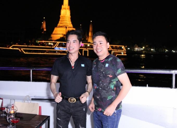 Danh ca Ngọc Sơn trải nghiệm văn h&oacute;a Th&aacute;i Lan