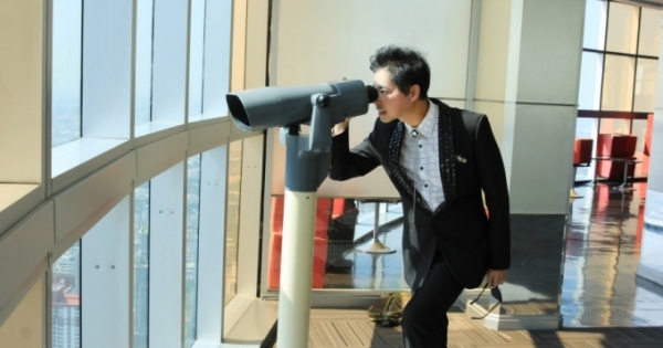 Danh ca Ngọc Sơn trải nghiệm văn hóa Thái Lan