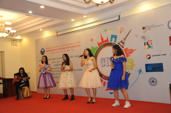 Một số hoạt động s&ocirc;i nổi tại cuộc thi.