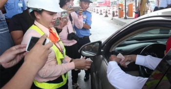 Cấm dừng quá 5 phút - Giải pháp tình thế tại các trạm thu phí BOT?