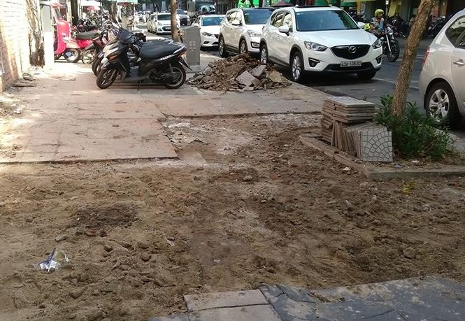 Nhiều tuyến vỉa h&egrave; xuống cấp ngay sau thời gian ngắn đưa v&agrave;o sử dụng.&nbsp;