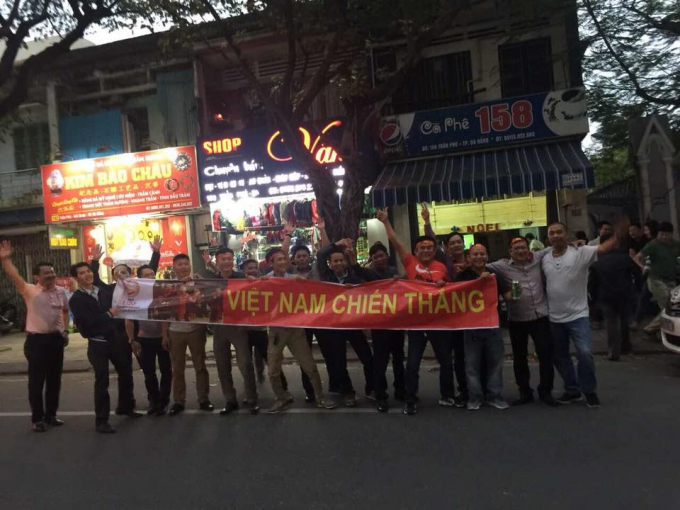 Người d&acirc;n Đ&agrave; Nẵng nức l&ograve;ng với chiến thắng của U23 Việt Nam. Ảnh: Thanh Quang.